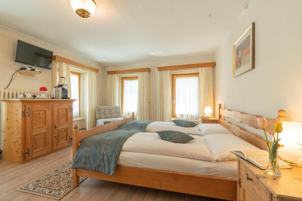 Hotel Alpina Zernez Exteriör bild