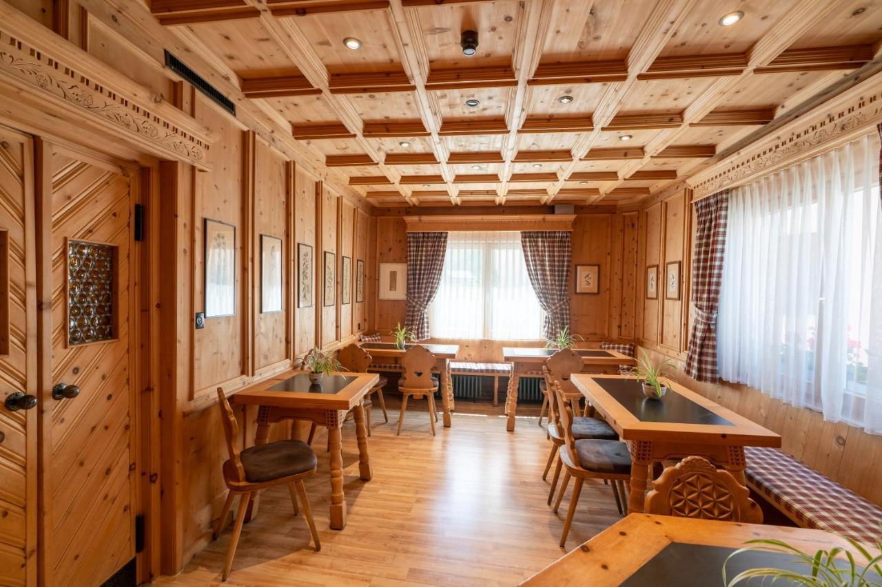 Hotel Alpina Zernez Exteriör bild