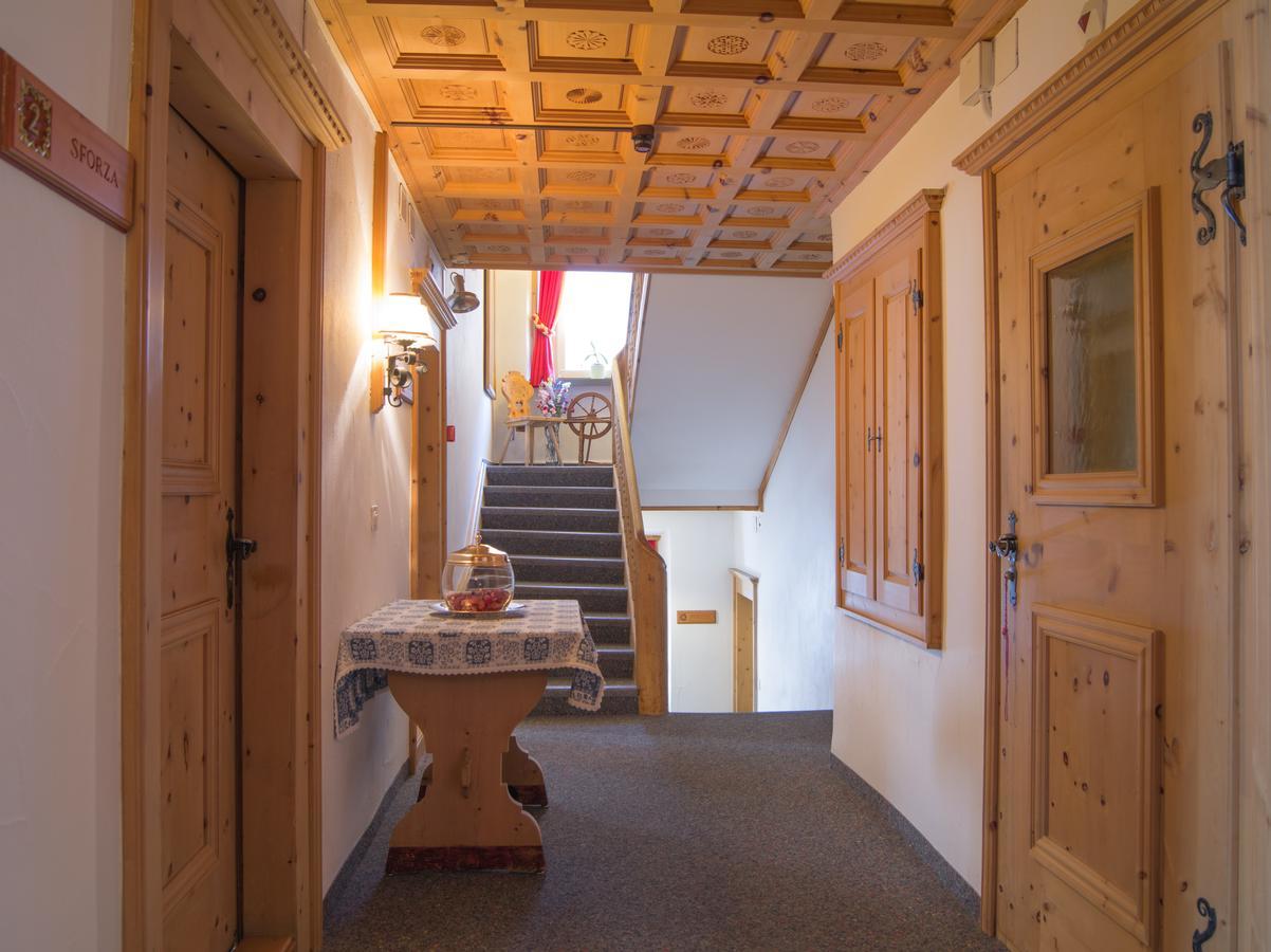 Hotel Alpina Zernez Exteriör bild